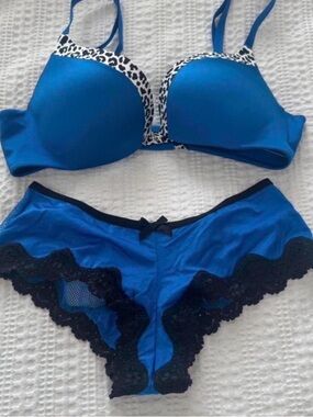 Victoria's Secret Blue Bra & Lace-Trim Boyshort Set